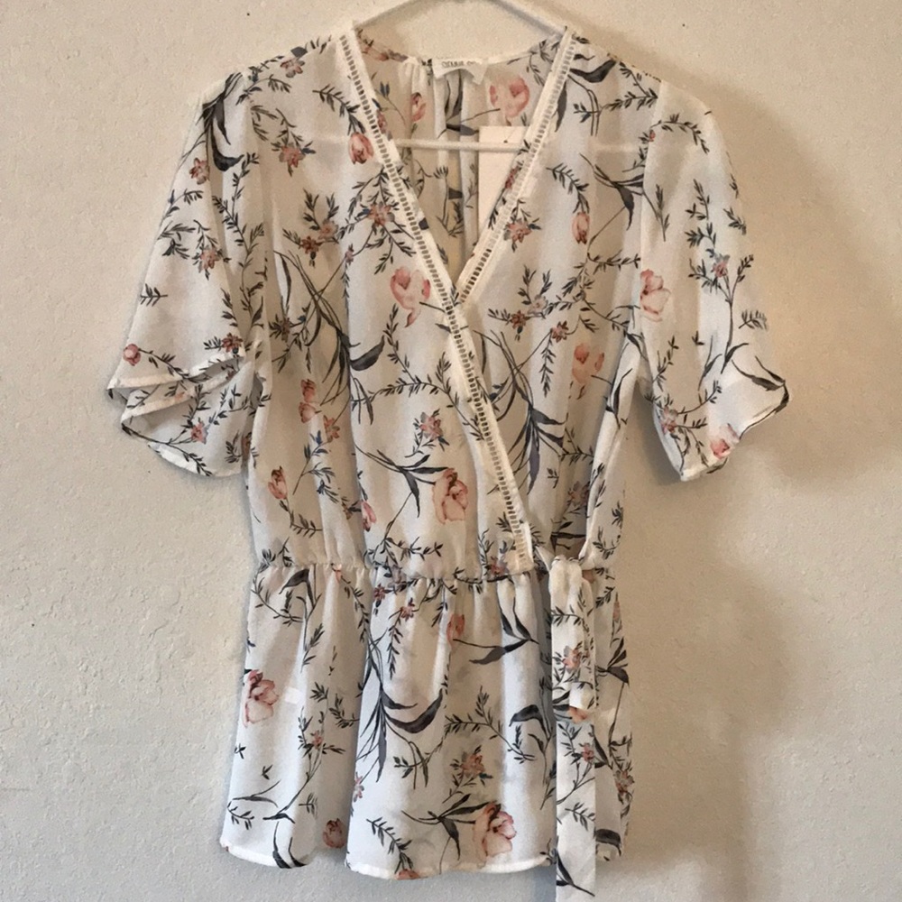 NWT Sienna Sky White Floral Wrap Tie Top